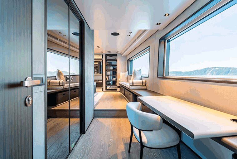 Custom Line Navetta 30